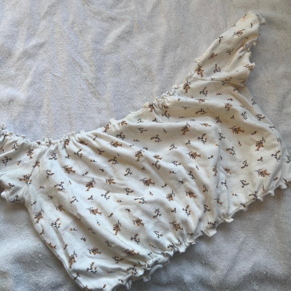 Off the shoulder white cottage core top - Picture 1 of 3